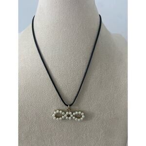 bow pendant necklace